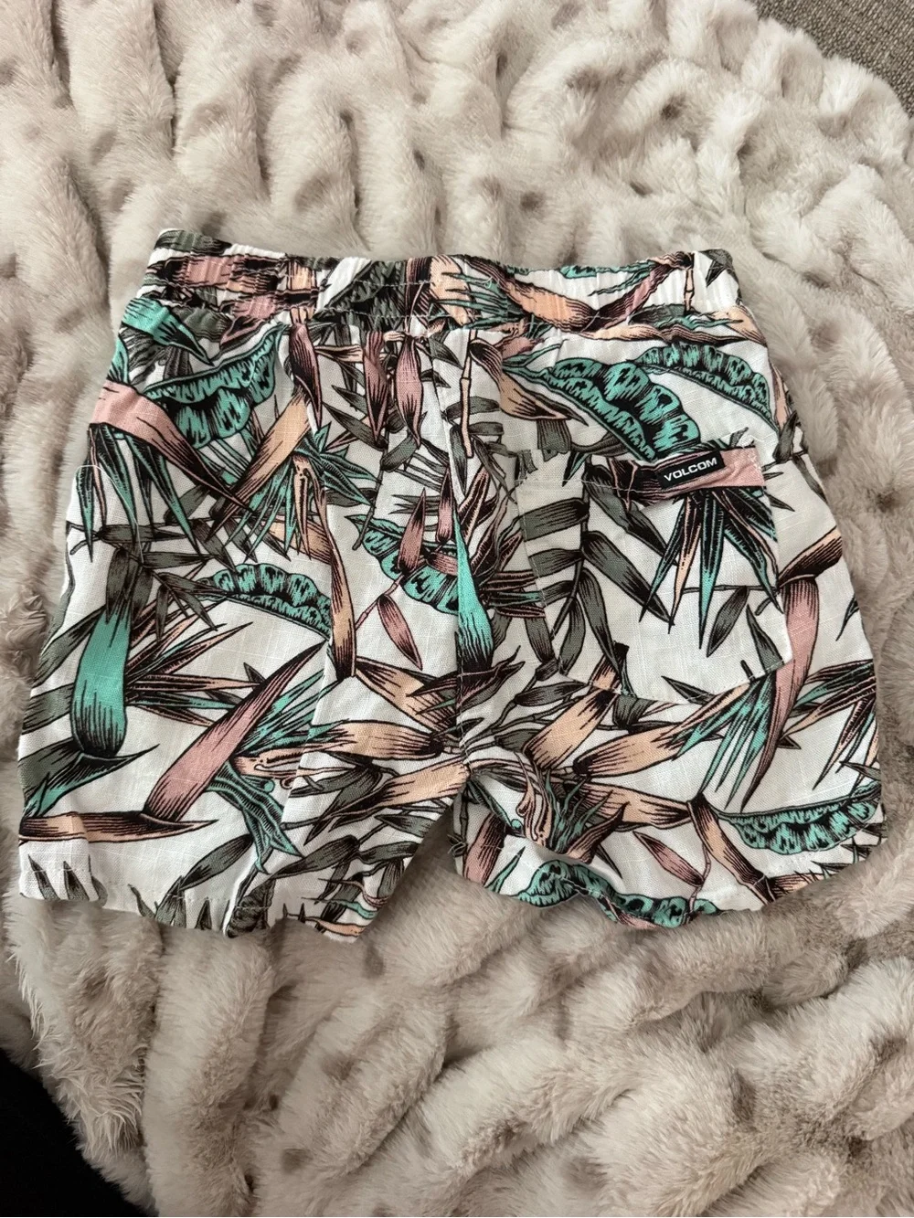 Tropical Print Button-Front Short Sleeve Top in Mint & Cream